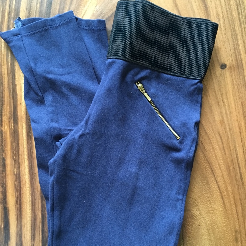 Blue leggings